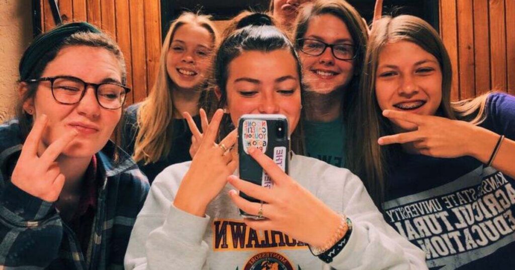 friends-group-selfie-captions