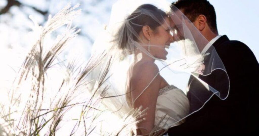 romantic-solo-bride-photo-captions