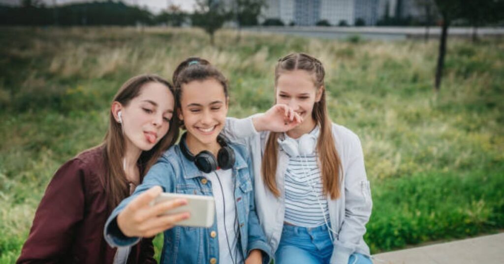 throwback-group-selfie-captions